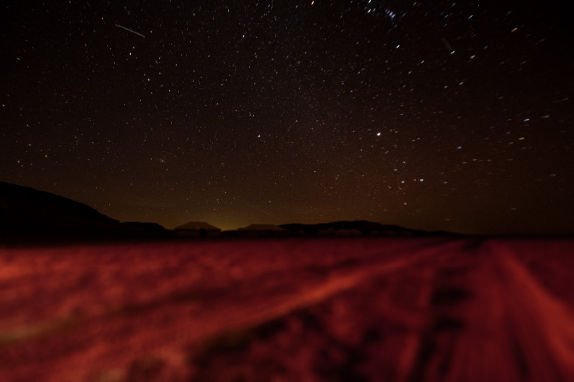 السماء المعتمة